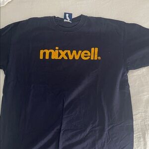Navy Mixwell T-Shirt. XL preowned